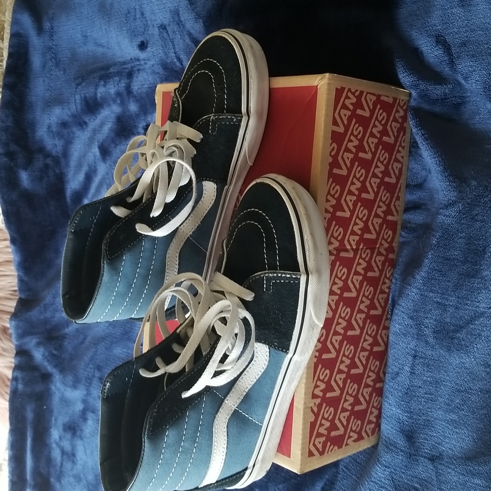 Vans hightop skate shoes